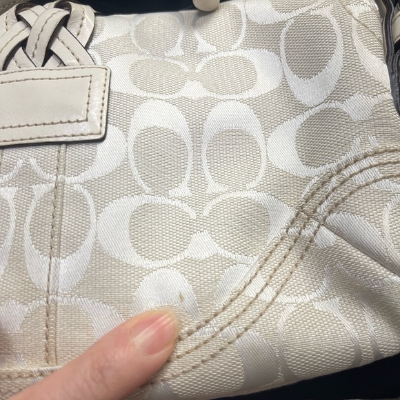 Classic white coach purse - Picture 6 of 12